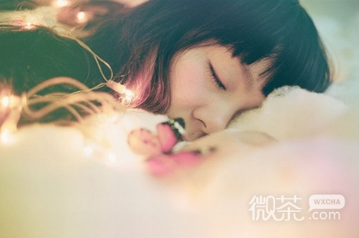 寂寞少女悲伤微信图片 一个人的夜