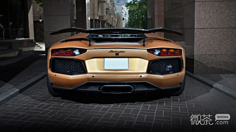 香槟色兰博基尼Aventador汽车微信高清图片