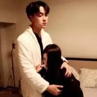 微信情侣头像陪我笑 跟你浪