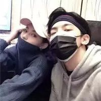 微信情侣头像陪我笑 跟你浪