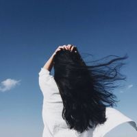 微信女生头像愿余生有人鲜花怒马 陪你看烈焰繁花