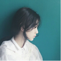 微信女生头像唯美侧脸长发飘飘最新版 她只是个小小的女孩