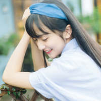 微信女生头像唯美侧脸长发飘飘最新版 她只是个小小的女孩