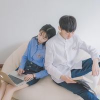 微信情侣头像 在对的时间遇见你
