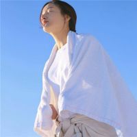 微信女生头像 谁的心 谁独自悲伤。