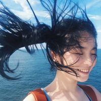 微信女生头像 谁的心 谁独自悲伤。