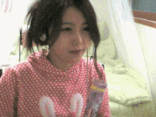 美女动态微信表情包 可爱调皮女主持人