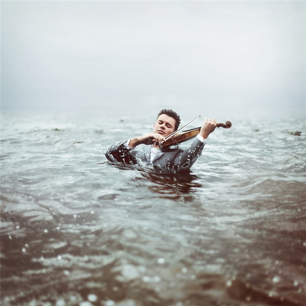 超现实主义摄影艺术唯美微信图片 海潮声淹没了离别时的黄昏