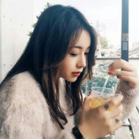 微信女生头像唯美侧脸长发飘飘最新版 她只是个小小的女孩