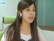 美女动态微信表情包 可爱调皮女主持人