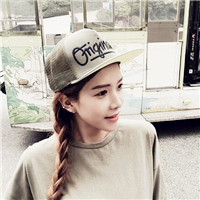 微信女生头像唯美侧脸长发飘飘最新版 她只是个小小的女孩