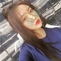 微信女生头像 谁的心 谁独自悲伤。