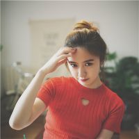 微信女生头像 谁的心 谁独自悲伤。