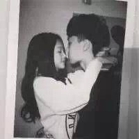 微信情侣头像余生好长，你好难忘