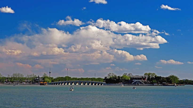 颐和园风景微信高清图片 蓝天白云