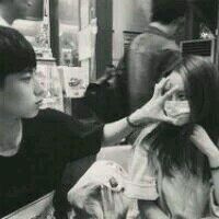 微信情侣头像我讨厌你，但我放不下你。