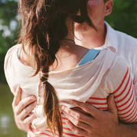 浪漫恩爱情侣贴吧两个人拥抱的头像图片大全唯美