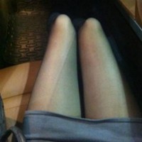 微信自拍性感修长美腿靓女生头像图片