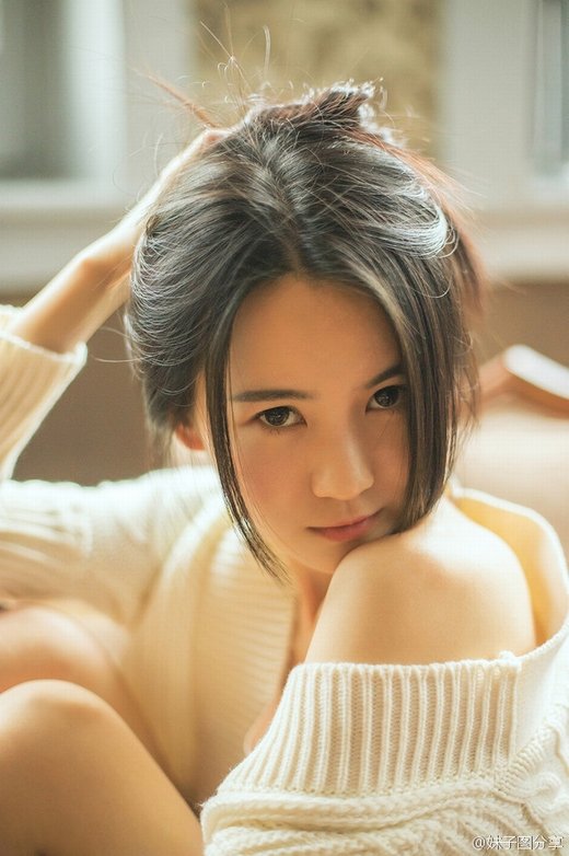 唯美漂亮女孩微信图片 校园风