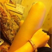 微信自拍性感修长美腿靓女生头像图片