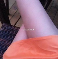 微信自拍性感修长美腿靓女生头像图片