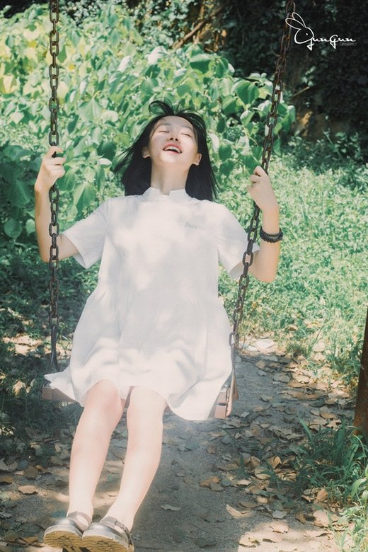 唯美漂亮女孩微信图片 校园风