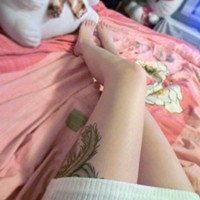 微信自拍性感修长美腿靓女生头像图片