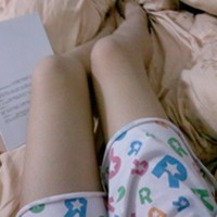 微信自拍性感修长美腿靓女生头像图片