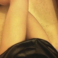 微信自拍性感修长美腿靓女生头像图片