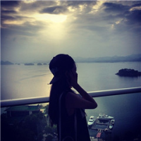 一左一右情侣一对意境微信头像