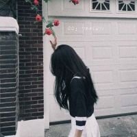 微信女生头像“留不长的头发就剪了吧 等不到的风就忘了