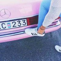 微信女生头像“留不长的头发就剪了吧 等不到的风就忘了