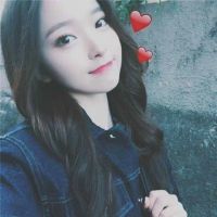 微信女生头像“留不长的头发就剪了吧 等不到的风就忘了