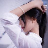 大眼睛芭比妆微信头像 仰望的一丝伤感
