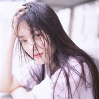 大眼睛芭比妆微信头像 仰望的一丝伤感