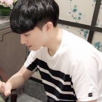 微信男生头像说书人: 白墨