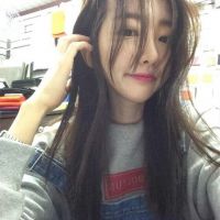 微信情感女生头像爱过你很值得