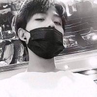 微信男生头像 你放不下的人早已找到代替你的人。