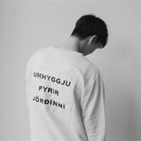 微信男生头像 你放不下的人早已找到代替你的人。