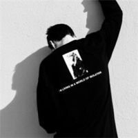 微信男生头像 你放不下的人早已找到代替你的人。