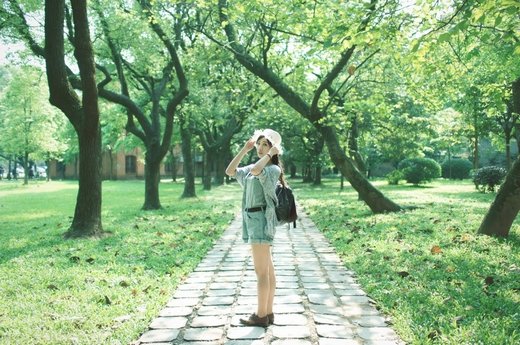 清新非主流美女微信高清图片 回眸一笑