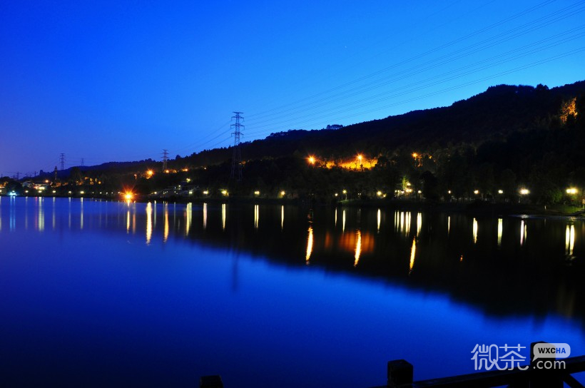 云南神女湖夜景微信高清图片