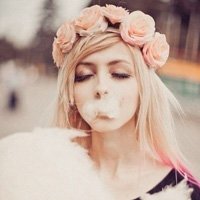 微信戴花的欧美女生头像气质范 落花非无意却只随波流