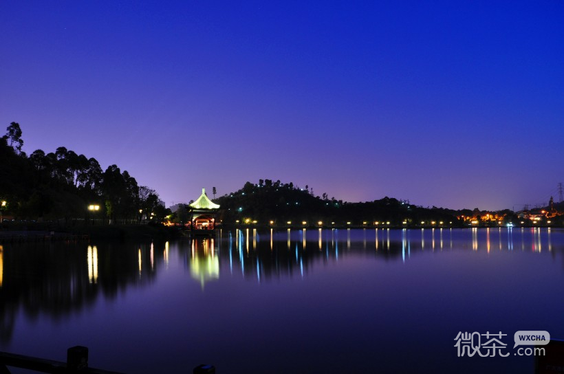 云南神女湖夜景微信高清图片