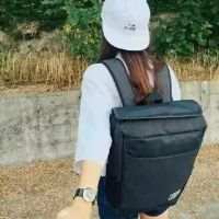 90后微信情侣头像一男一女背影 哇你男朋友会发光