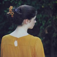 微信戴花的欧美女生头像气质范 落花非无意却只随波流