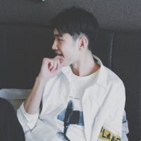 微信男生头像 人人笑你活该独自凄凉可没人懂你情长.