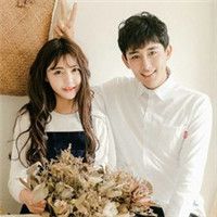 微信情侣头像 “后来熬夜成瘾 也习惯了没人关心”