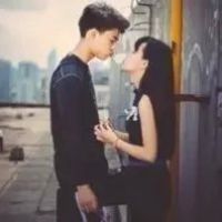 微信情侣头像 谎言说给耳朵听却让眼睛动了情