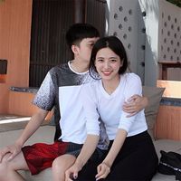 微信情侣头像 “后来熬夜成瘾 也习惯了没人关心”